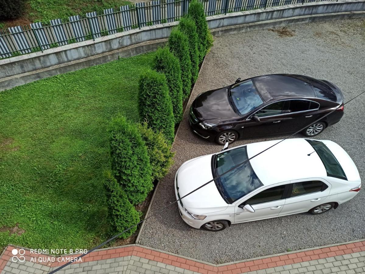 Bomba Ubytko Apartamento Snina Exterior foto