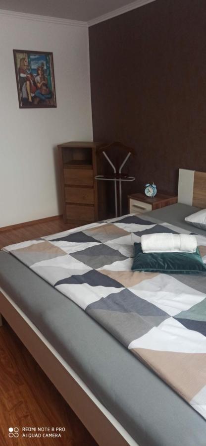 Bomba Ubytko Apartamento Snina Exterior foto